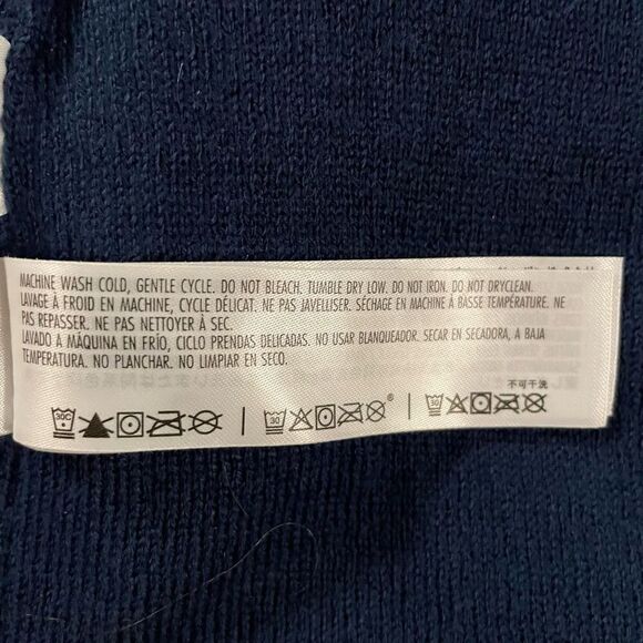 Disney ~ Captain America Beanie with Pompom - Picture 5 of 8